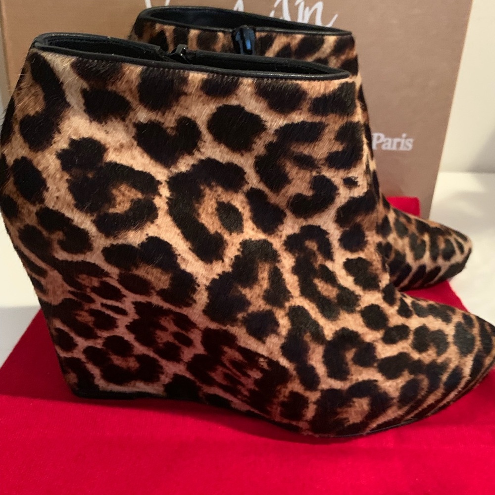 Christian Louboutin Melisa Booty 85 Pony Leopard - Picture 6 of 6